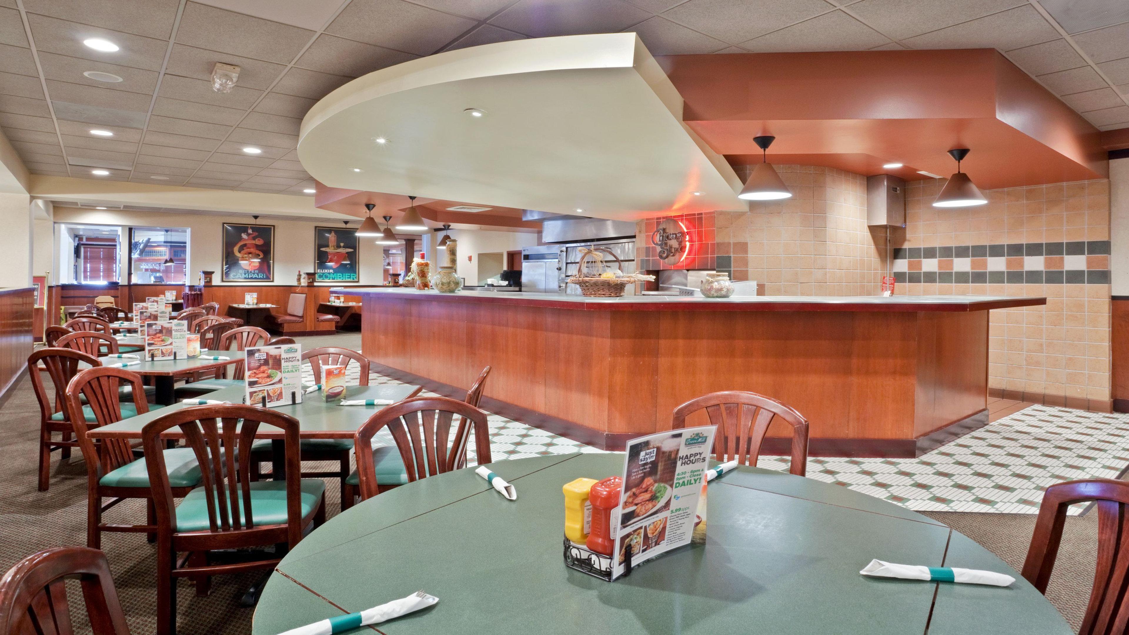 Holiday Inn Hotel & Suites Overland Park-West By Ihg Exterior foto