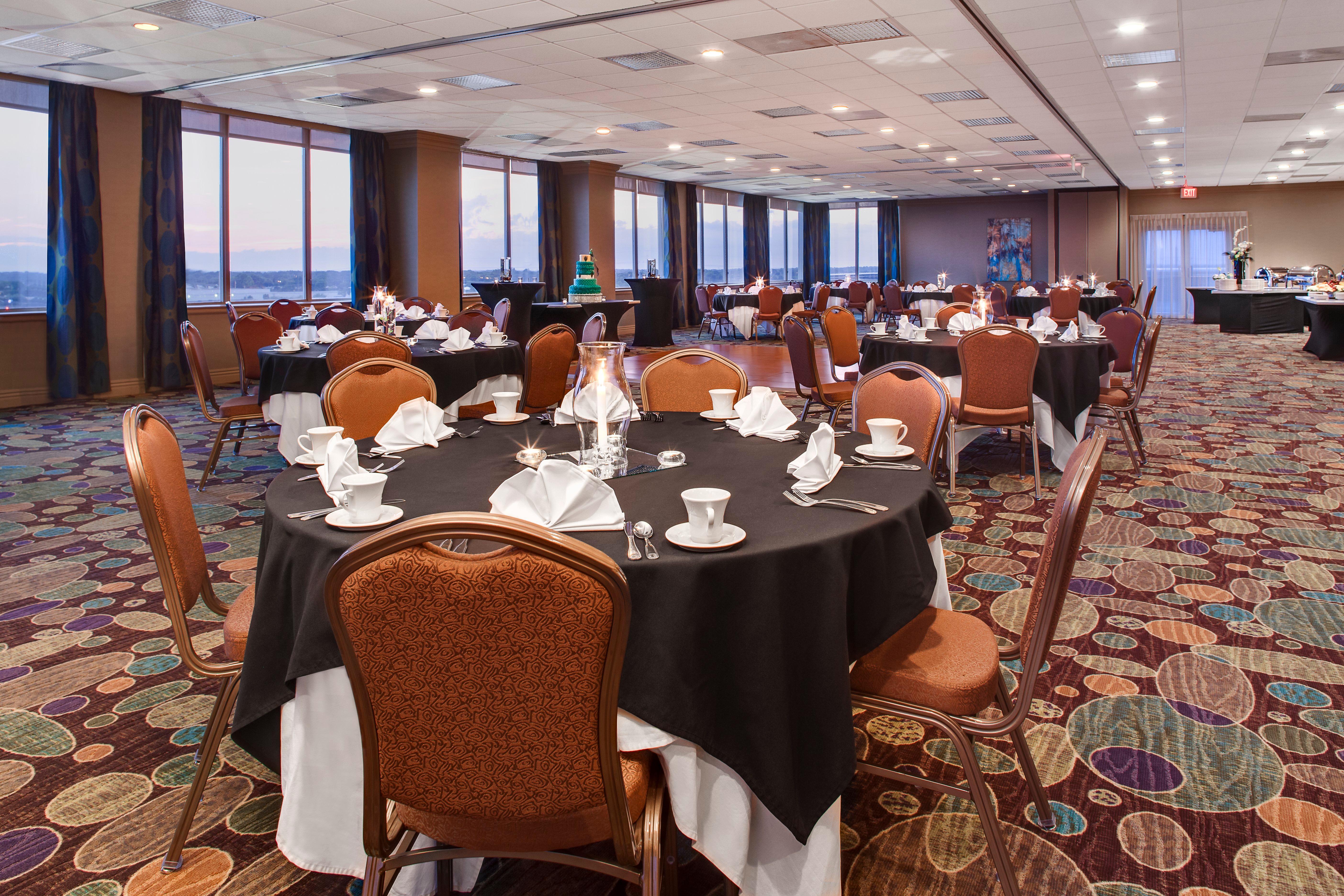 Holiday Inn Hotel & Suites Overland Park-West By Ihg Exterior foto